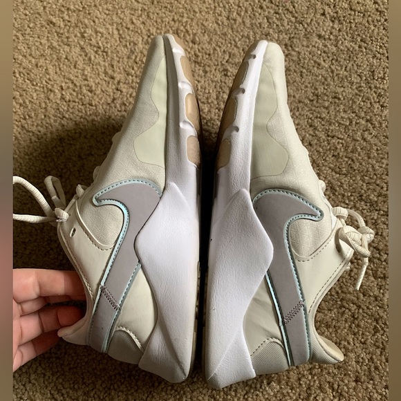 Nike Women’s Cloudfoam Athletic Shoes - Size 6.5 - Picture 3 of 7